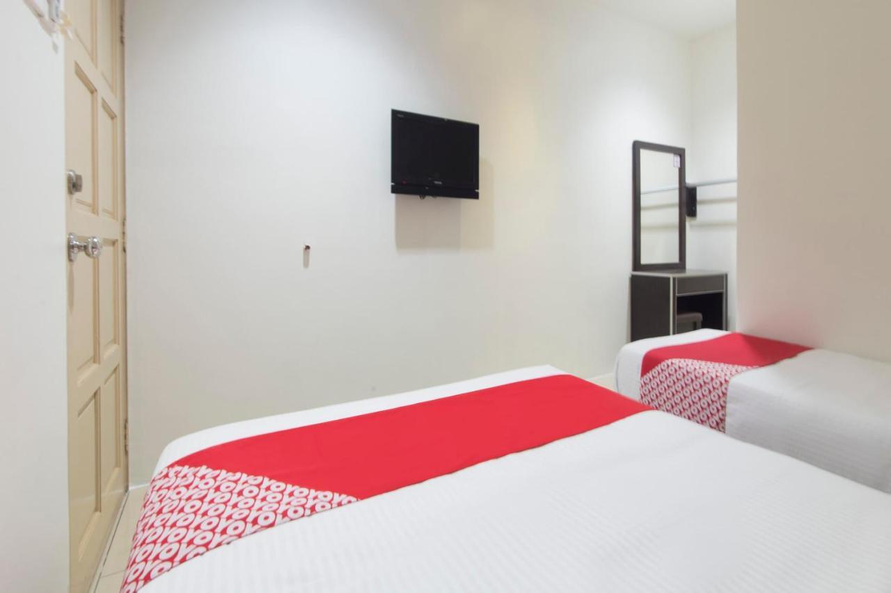 Oyo 44072 Mines Cempaka Hotel Nilai Εξωτερικό φωτογραφία