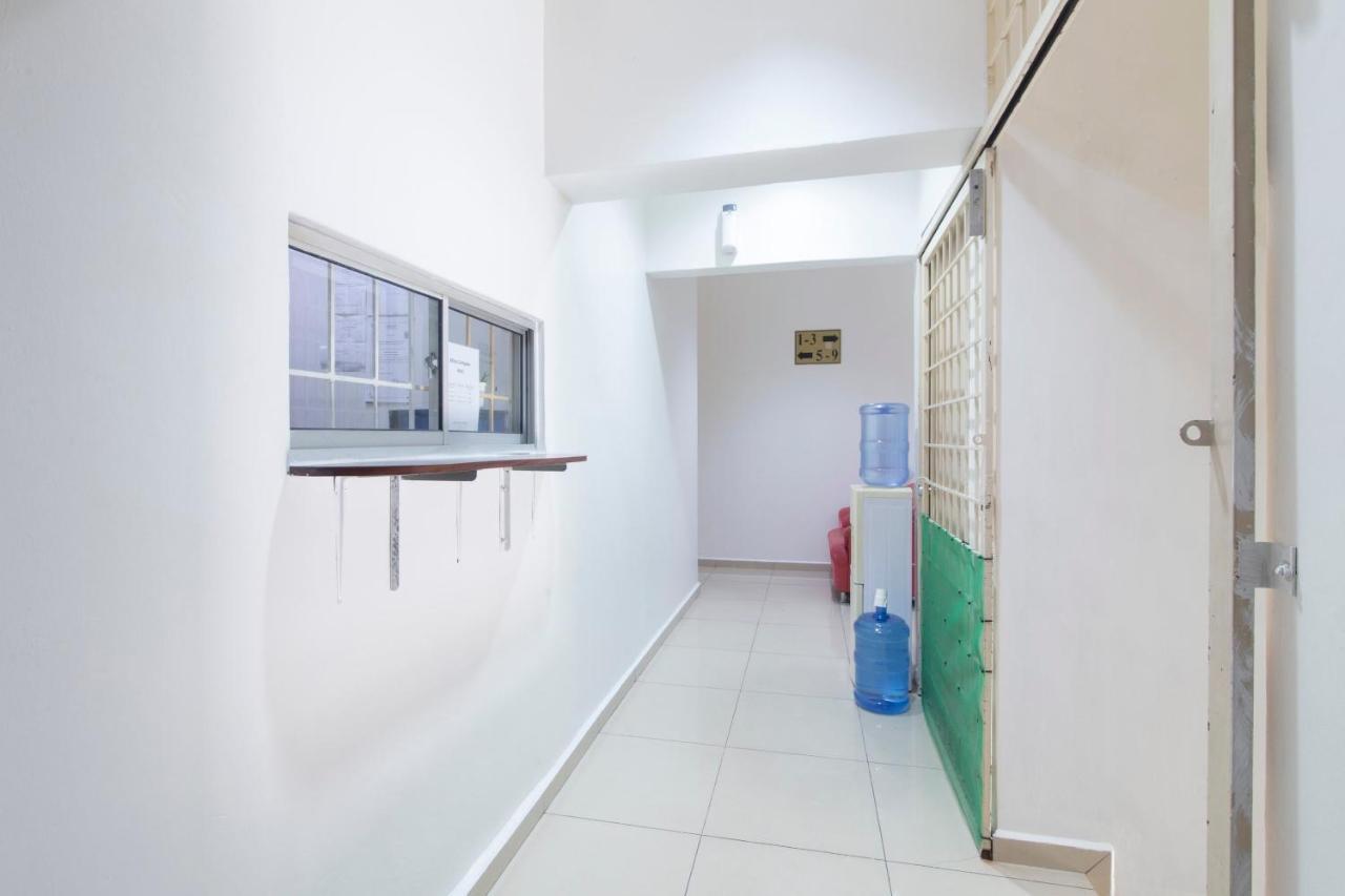Oyo 44072 Mines Cempaka Hotel Nilai Εξωτερικό φωτογραφία