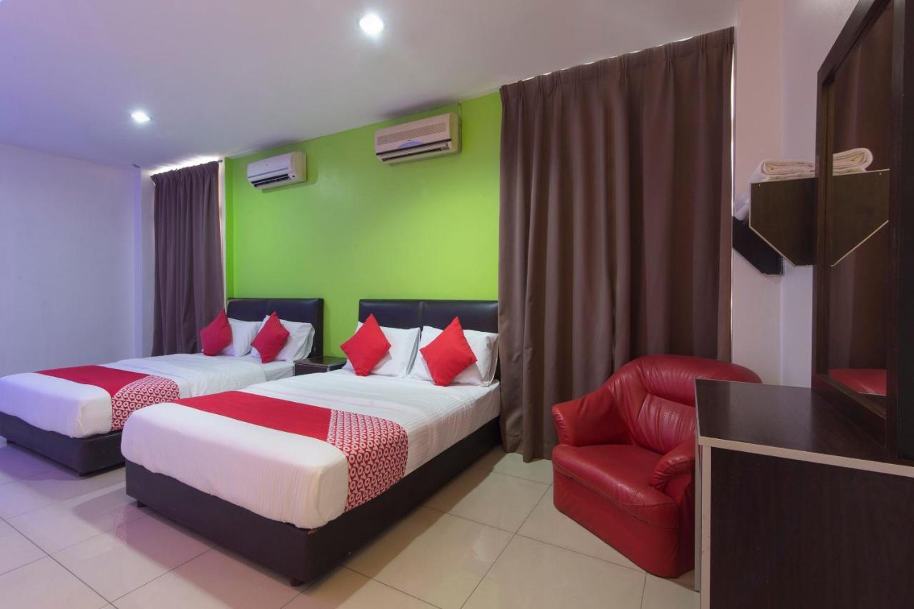 Oyo 44072 Mines Cempaka Hotel Nilai Εξωτερικό φωτογραφία