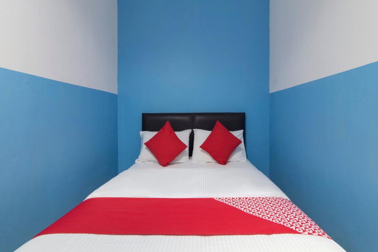 Oyo 44072 Mines Cempaka Hotel Nilai Εξωτερικό φωτογραφία