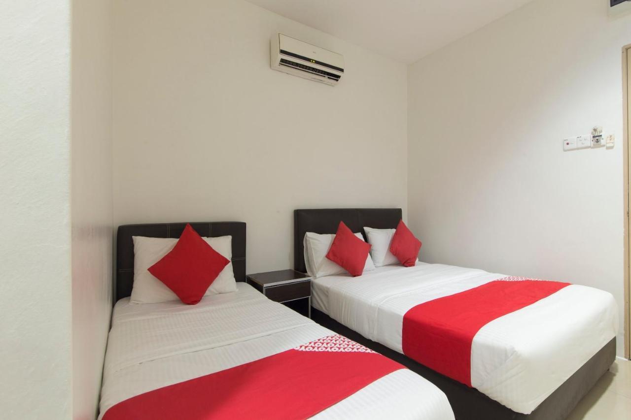 Oyo 44072 Mines Cempaka Hotel Nilai Εξωτερικό φωτογραφία