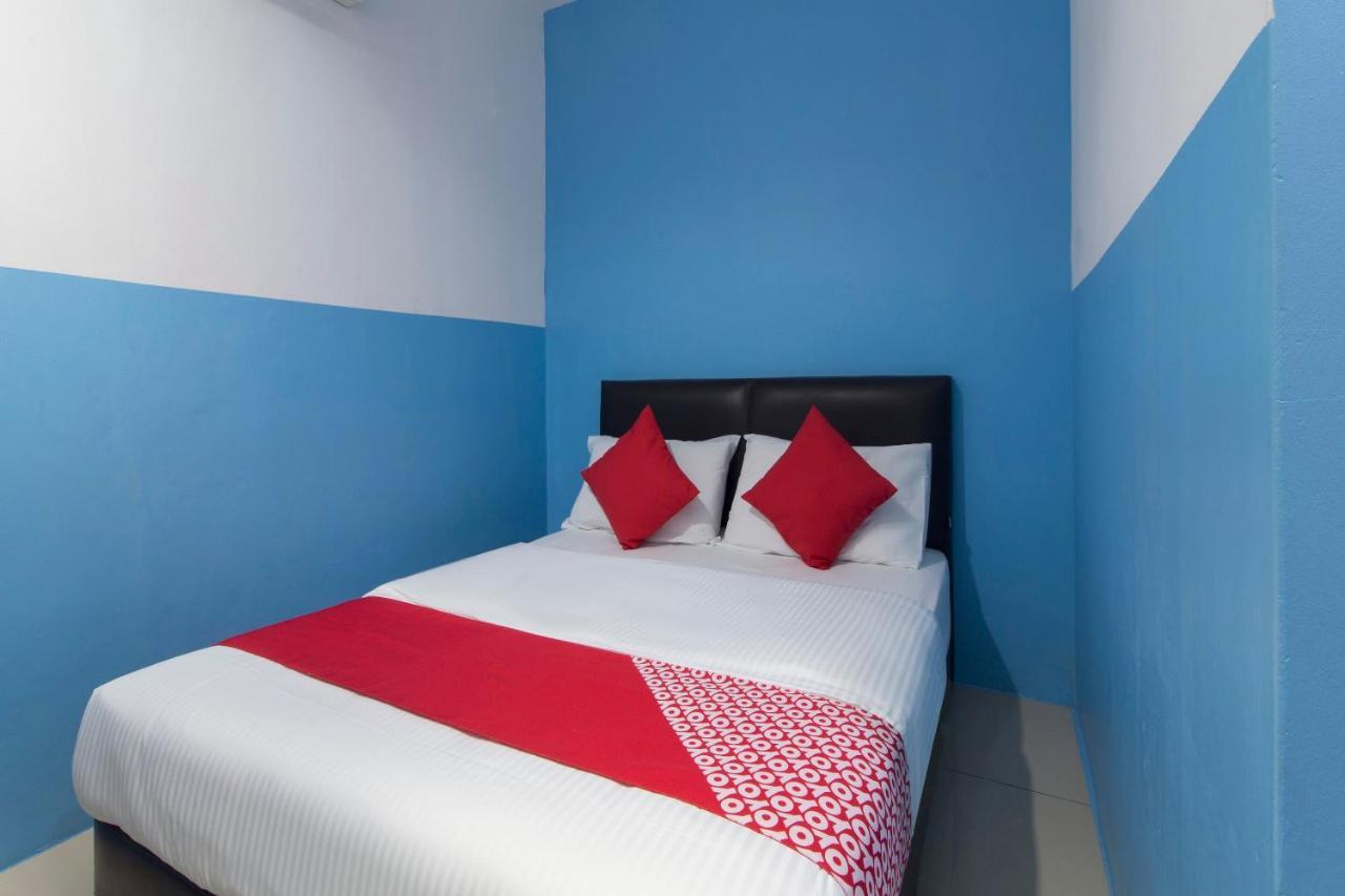 Oyo 44072 Mines Cempaka Hotel Nilai Εξωτερικό φωτογραφία