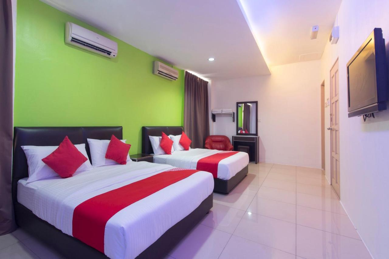 Oyo 44072 Mines Cempaka Hotel Nilai Εξωτερικό φωτογραφία