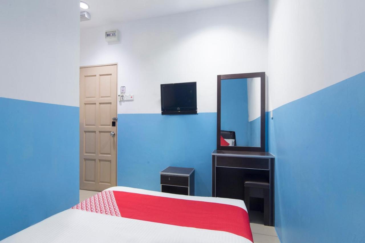 Oyo 44072 Mines Cempaka Hotel Nilai Εξωτερικό φωτογραφία