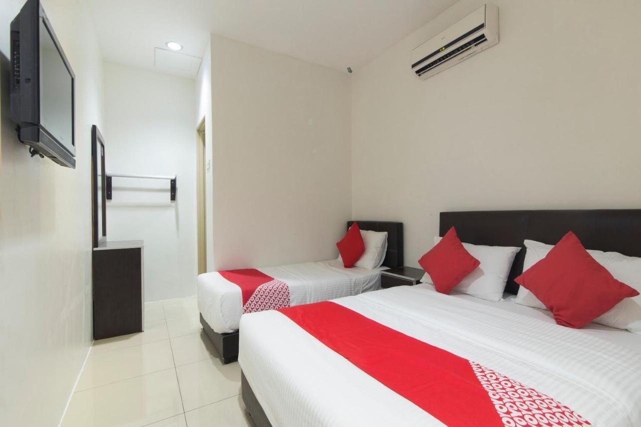 Oyo 44072 Mines Cempaka Hotel Nilai Εξωτερικό φωτογραφία