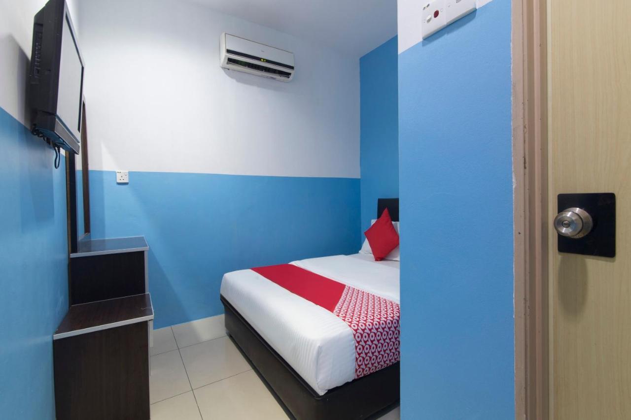 Oyo 44072 Mines Cempaka Hotel Nilai Εξωτερικό φωτογραφία