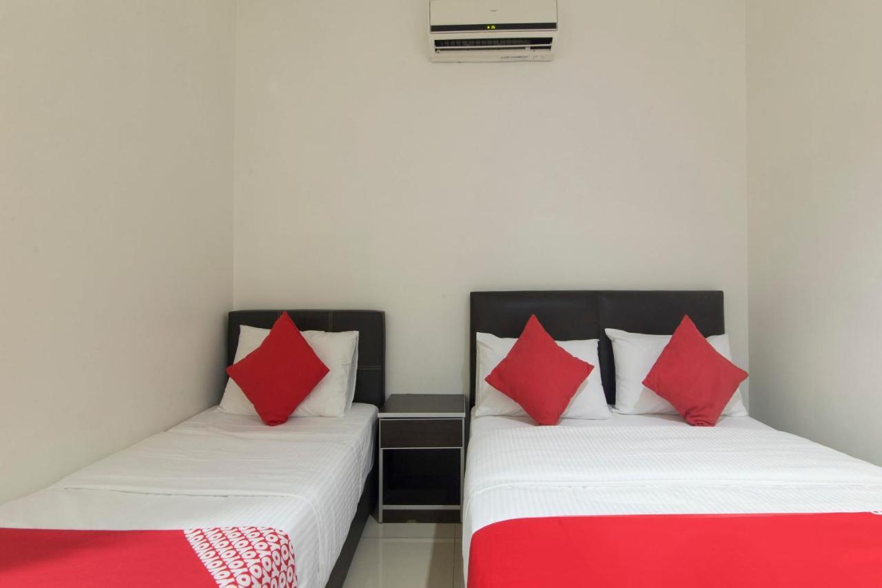 Oyo 44072 Mines Cempaka Hotel Nilai Εξωτερικό φωτογραφία