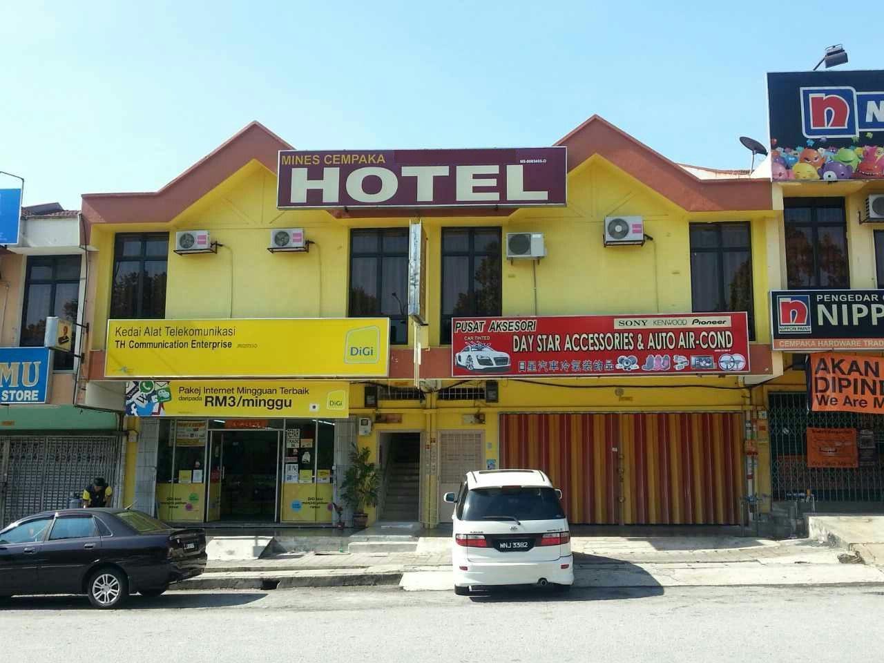 Oyo 44072 Mines Cempaka Hotel Nilai Εξωτερικό φωτογραφία