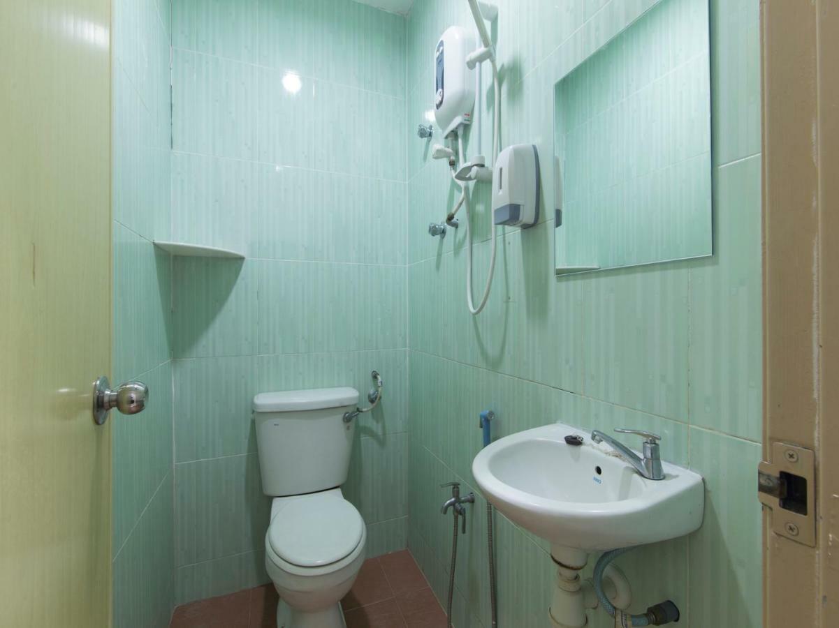Oyo 44072 Mines Cempaka Hotel Nilai Εξωτερικό φωτογραφία