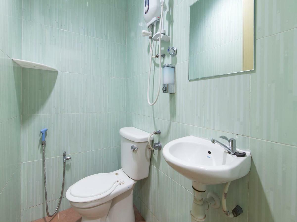 Oyo 44072 Mines Cempaka Hotel Nilai Εξωτερικό φωτογραφία